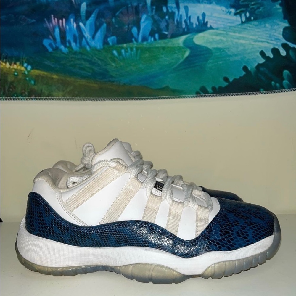 Jordan 11 low ‘Navy Snakeskin’